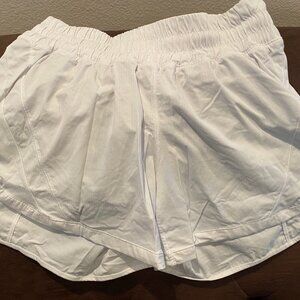 lululemon Track That High-Rise Lined Short, size 6